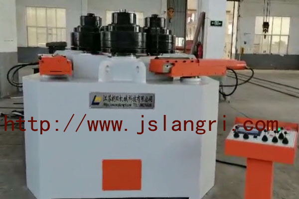 一批型材彎曲機(jī)驗(yàn)收合格，已發(fā)往客戶